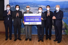 (주)와이엔텍, 여수시에 장학금·불우이웃 성금 쾌척