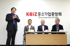 금강종합유통;오피스알파통진점 | "대형유통 저가공세로 문구점 존폐 갈림길"