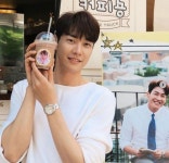 ‘초면에 사랑합니다’ 김영광, 해외 팬들의 선물에 훈훈한 미소로 화답