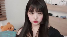 트위치(Twitch) 봉순, 빠져들 것 같은 눈빛…'상큼+큐티'
