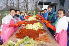 불암골행복발전소운영위원회 | 경북선관위, 사랑의 김장나눔 봉사활동