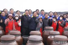 당진 마을기업 찾은 정청래 대표