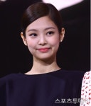 (주)더필엔터테인먼트 | 블랙핑크 제니, 위켄드 제작 '더 아이돌' 출연 논의 중