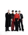 더로즈, 첫 번째 향수 라인 '블랙 로즈' 공개 "팬들과 진한 유대 관계 반영"