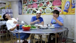 '팝업상륙작전' 홍콩 훠궈 맛집&에그타르트 보스 만남→뉴질랜드 바비큐&흑전복 회…OTT 재방송 웨이브