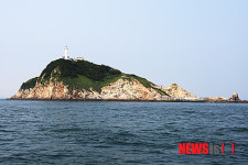 태안 옹도, 충남 유일의 유인 등대가 있는 외딴 섬…'항아리의 모양을 닮아'