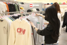 씨앤앤어패럴롯데 | 롯데백화점 광주점, 아웃도어 브랜드 'CNN어패럴' 신규 입점