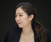 25현 가야금 팔색조 연주로 팔도민요 선사...권서영 첫번째 독주회 'The Eight 8'
