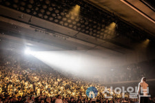 김건모, 부산서 ‘컴백 콘서트’ 불꽃 터졌다