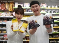 GS25 송우영화점 | 편의점 GS25, 영화 '어벤져스'의 스토리가 담긴 '치즈버거' 디즈니 코리아와 제휴 출시