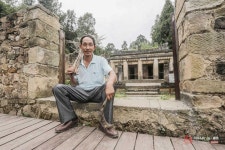 후베이 백년 토사왕묘의 마지막 묘지기
