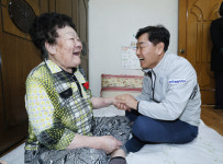 에바다체험케어상도지사 | 김관영 지사, 어버이날 맞아 도내 취약노인 방문 격려