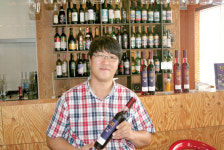 삼동도토리가공 영농조합 | 농부CEO, 창업도전기 농산물 생산 넘어 가공·체험으로 활로 모색…관광객 발길 줄이어