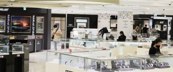 (주)대한항공보세판매장 | 보세판매장 특허심사위원회, 부산면세점 영업허가 '5년 연장'