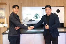 엑스레인무인카페 | 엑스와이지, 라운지엑스와 로봇카페 상용화 MOU…무인 매장 확산 본격화