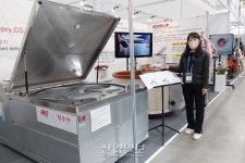 지성농자재·농기계 | 전 세계 농기계 자재 '한 자리에…'