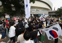 솔터체육공원앞_서울방향 | 잠실 봉쇄 집회 장기화에 체육단체들 "업무 터전 되찾고 싶다" 호소