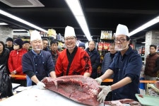 영등포농협하나로마트경인로점 | 서울 영등포농협, 하나로마트 도림시장점 개점 100일 기념 '통참치 해체쇼' 개최
