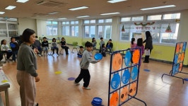 산기획북촌비행기;짱돌신비 | 북촌초, 학생이 직접 기획한 '책가방 없는 날' 축제 운영