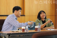 베트남 소설가 응웬 옥 뜨, 소설집 "미에우 나루터" 번역 출간 기념하여 방한 특강 진행