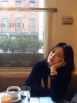 송혜교 `일상 사진` 커피 앞에서 분위기 가득, 화보 그 자체! "의미 있는 날 맞춰 또 기증"