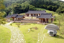 "장성 홍길동 테마파크로 가족 여행 오세요"