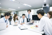 공짜당커피 김해지내점 | 먹고살기 힘든데 라이더에게 공짜커피 쏘라는 메가커피..."훈훈하다 vs 소비자 돈 더 뜯어가는 것"