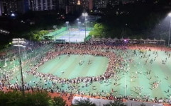 팬사인회 하고 다음날 아침 일찍 출국인데...밤늦게까지 조기축구 한 '축친자' 손흥민