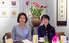 혜경이네국밥식당2 | "밥 안 주시나요?"... 싱가포르서 맛본 '제주 수육'에 연신 감탄한 김혜경 여사