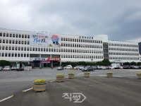 "집중호우 직격탄 맞은 딸기 농가… 경남도, 예비비 33억 긴급 투입"