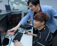 부산금자탑애드텍 | 가족·국가 위한 열정·땀이 일군 ‘글로벌 강소기업’ 금자탑