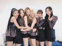 모모랜드, 업탠션+뉴트로 '떰즈업' 활동 마무리