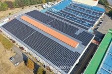 롯데패키징솔루션즈(주) 진천공장 | 엔라이튼, 롯데계열 공장 2.3MW 지붕형 태양광 구축
