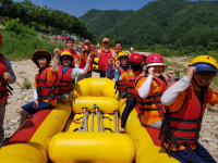 SK이노베이션·울산지체장애인협회, 지체 장애인·자원봉사자 '래프팅 체험'
