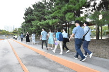 주시회사 유이팜 | (주)딜라잇비, '딜라잇부산' 팸투어 체험행사 성공적 마무리…부산형 스마트팜 여행 상품에 주목