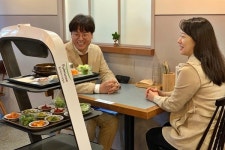 문화외식(컬처푸드시스템 대전대학교 제2생활관 식당) | 풀무원푸드앤컬처, 외식매장에 서빙로봇 도입