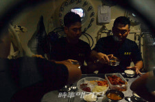 해군특수전전단 해난구조전대(DSRV 격납고) | 해군 특수전전단 해난구조전대, "깊은 바닷속 높은 압력에도 이상무!"
