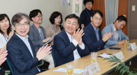 에바다체험케어상도지사 | 김관영 도지사, 추석 맞아 노인복지시설 방문…현장 근무자 격려
