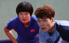 남북 탁구단일팀 장우진·차효심 조, 세계 챔피언 꺾고 4강 진출 확정