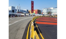 거제제일고 정문 진출입로 개선공사-1 | 부산항만공사, 부산항 신항 1, 2부두 동측 차량 진출입로 개선 완료