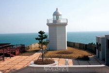 희망의 빛 밝히는 등대 찾아 섬 여행..여수 연도 등대