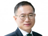 퍼스트 펭귄에서 허들링으로 확대한 극지전략