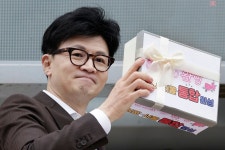 구리 이어 김포 간 한동훈 “목련 피는 봄 오면 김포는 서울 될 것”