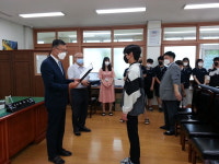 장학교육로티스지점 | 17년째 숨은 장학 실천...권순창 은행 지점장