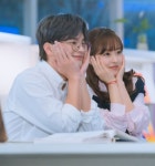 '어느날 우리집 현관으로 멸망이 들어왔다' 서인국x박보영, 꽃받침 투샷
