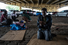 A Growing Number of Homeless Migrants Are Sleeping on N.Y.C. Streets