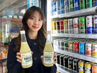행복Plus25편의점;시골장터 | GS25, 청년사업가 판로 개척 '힙걸리 프로젝트'..."편의점은 희망의 장터"