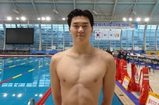 윤지환, 배영 50m 국가대표 선발대회 우승...세계선수권 출전권 획득