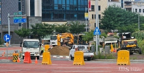 "장마철에 도로공사 해야 하나"⋯작년보다 4배 늘었다
