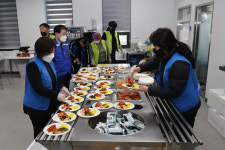 무안금풍구내식당 | 무안군, 자원봉사자들 제주항공 사고 피해 지원에 따뜻한 손길